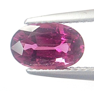 Natural Rhodolite พลอยโรโดไลท์ รูปไข่ หนัก 2.23 กะรัต สีม่วงอมชมพู สีเข้ม สีสวย คลาสสิค เนื้อสะอาดมองตาเปล่าไม่มีตำหนิ