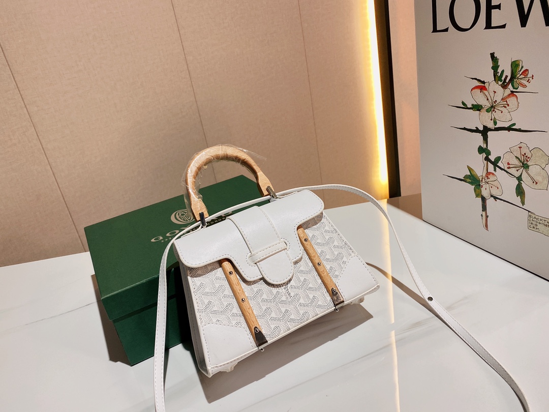 กระเป๋า goya mini saigon bag 21 cm มีหลายสีสอบถามได้ค่ะ