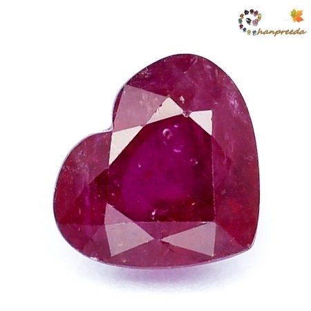 Natural Ruby (Unheated) พลอยทับทิมดิบ ไม่ผ่านการอบหรือการเผา รูปหัวใจ หนัก 1.78 กะรัต สีแดง หวานสวย ความสะอาดมีตำหนิภายในเม็ด มองตาเปล่าแตกหน้าเนียน