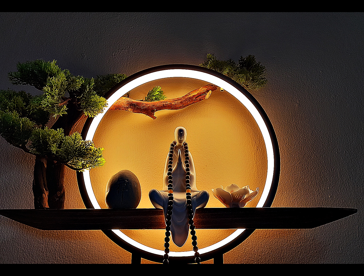 โคมไฟ วงแหวน - ประดับ ตกแต่ง บูชาพระ (ไฟสีเหลืองดวงจันทร์)