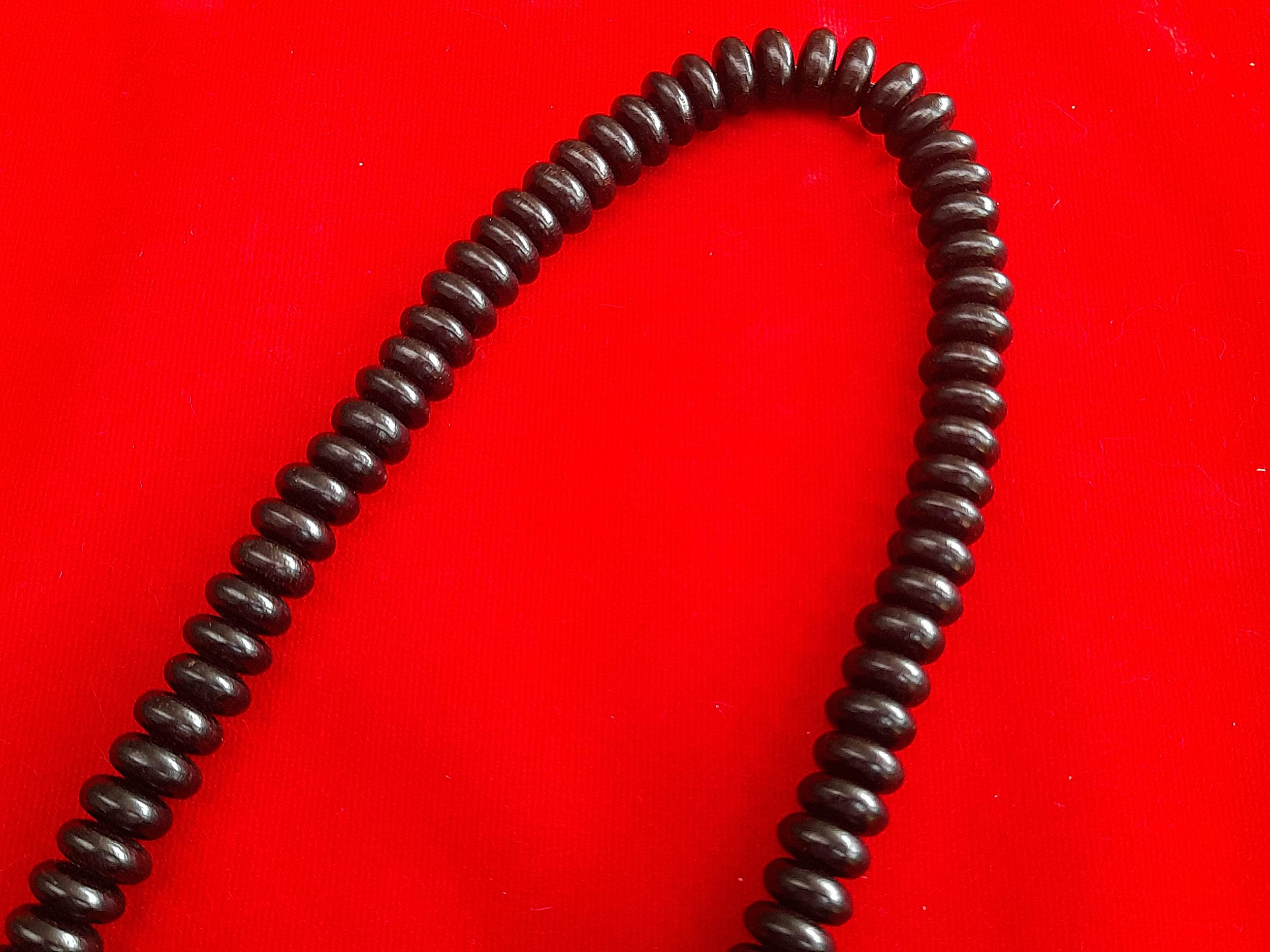 ประคำ 108 เม็ด (เม็ดวงรี) เนื้อแก่นไม้มะขามโปร่งฟ้า ยืนต้นตายพราย (ตายเองโดยแบบธรรมชาติ อายุ ไม่ต่ำกว่า300ปี) #รับประกันแท้ #รับประกันแท้