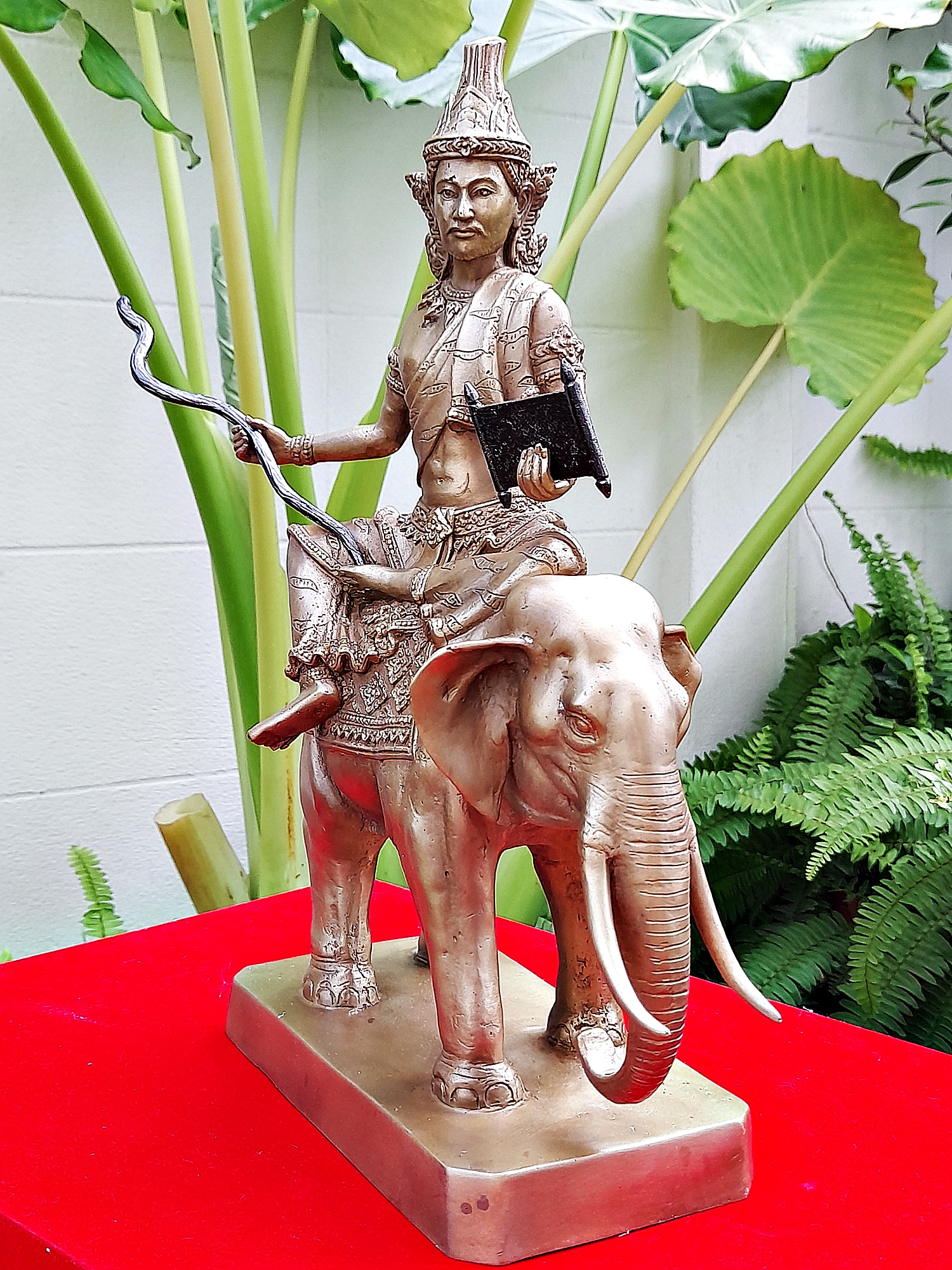 รูปหล่อ ปู่พระฤาษี ทรงช้าง ถือไม้เท้า กระดานชนวน (พระพฤหัสบดี แห่ง สติปัญญา บรมครูของทุกสรรพศาสตร์วิชา(เป็นหัวหน้าของปู่ฤาษี180ตน)) (ขนาดตั้งบูชา สูง14นิ้ว ยาว9นิ้วครึ่ง ลึก4นิ้วครึ่ง) เนื้อทองเหลือง #ปลุกเสกแล้ว #รับประกันแท้