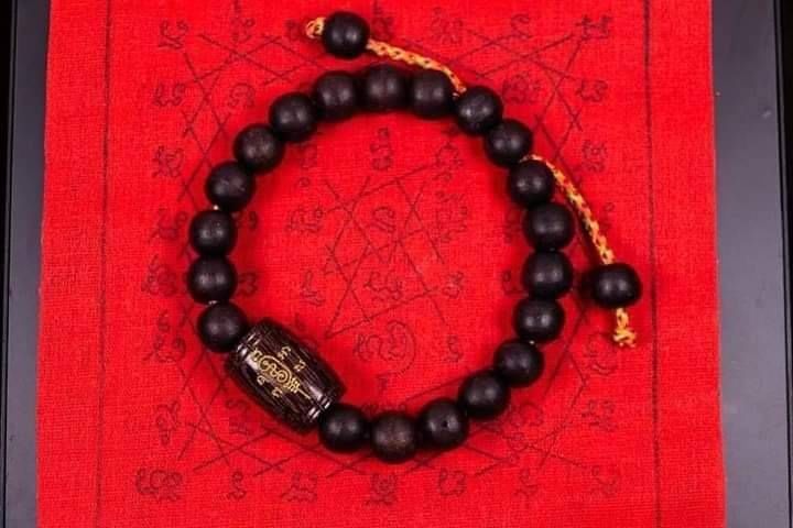 ประคำ สร้อยกำไรข้อมือ + ลูกสะกดตะกรุด(ยันต์นะกินไม่รุ้สิ้น วิชาหลวงปู่หมุน วัดบ้านจาน) เนื้อไม้พญางิ้วดำ #รับประกันแท้ - หลวงปู่อุดมทรัพย์(พระอาจารย์จ่อย) ศิษย์เอกหลวงปู่หมุน ปลุกเสก )