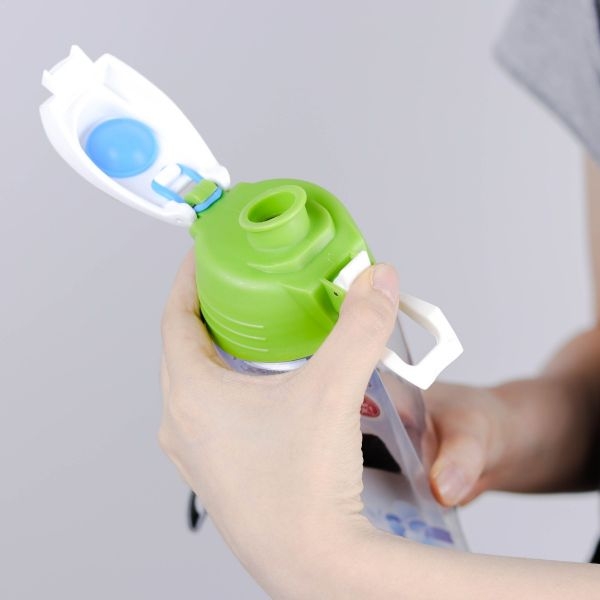 P07847 ขวดน้ำดื่ม Superlock จุ 0.65 ลิตร No.5297 (ขนาด 7 ซม.(กว้าง) X 7 ซม.(ยาว) X 23.2 ซม.(สูง) ราคาส่งต่อ 12 ใบ :เฉลี่ย 125 บ./ใบ