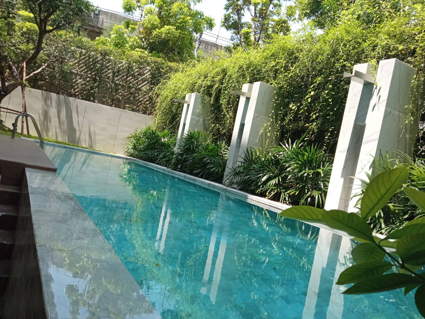 หินอ่อนขาวเทาลายเมฆ (Clouldy White Marble) CWM ขนาด30*30cm