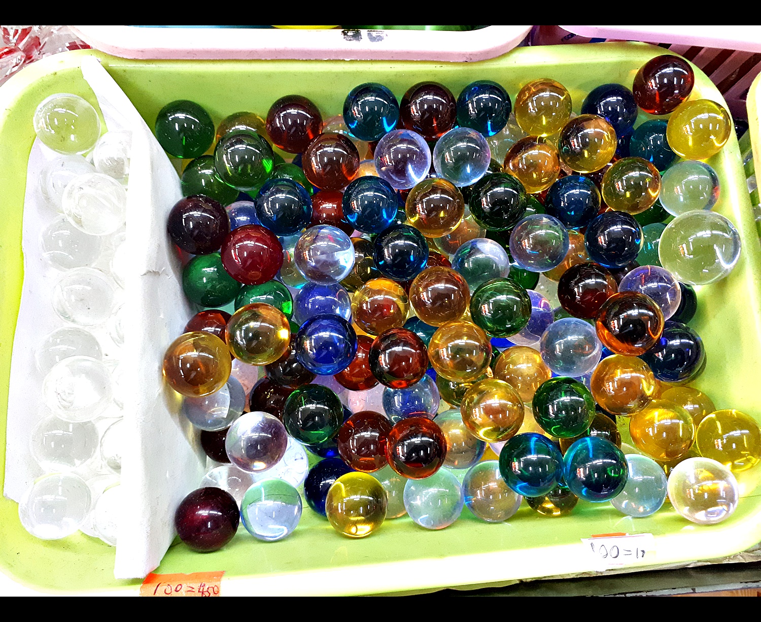 ลูกแก้ว ขนาดเล็ก หลากหลายสี สีแดง สีใส สีน้ำเงิน สีเขียว สีฟ้า สีเหลือง สีม่วง สีชมพู่ สีดำ