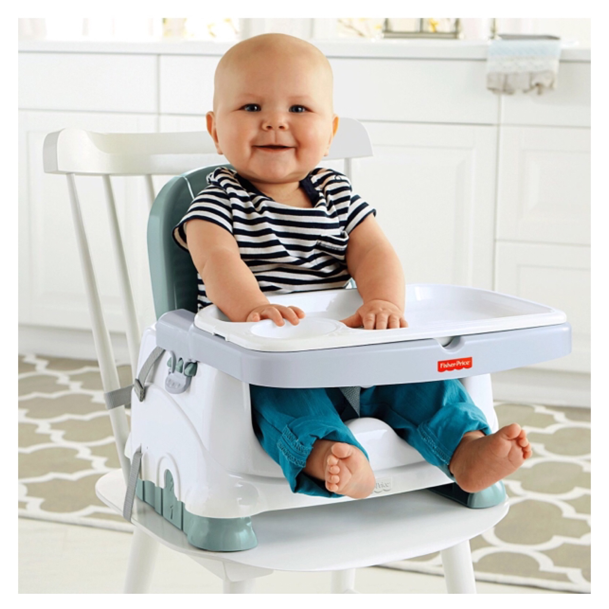 เก้าอี้รับประทานอาหารแบบพกพา Fisher-Price Healthy Care Deluxe Booster Seat (Blue & White)