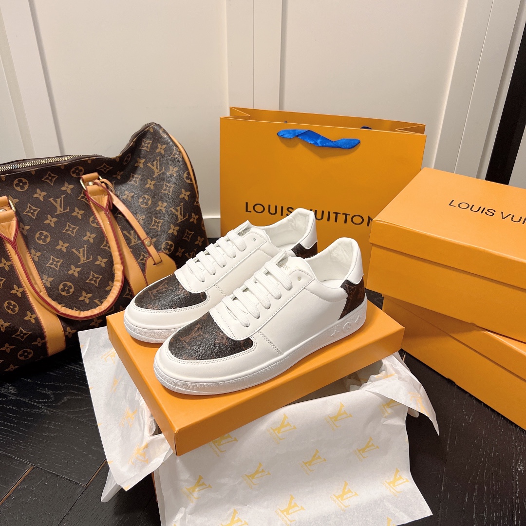 รองเท้าผ้าใบ lv sneakers หญิง มีหลายลาย