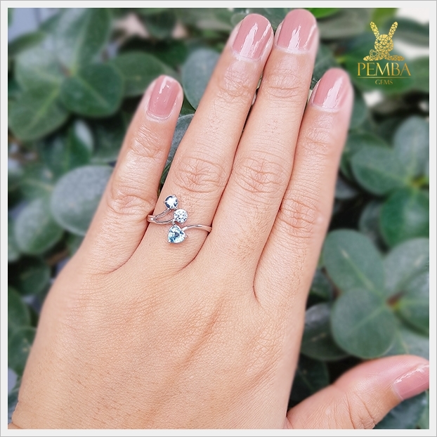 แหวนเพทายฟ้า 3 เม็ด ใส่เสริมเพิ่มเสน่ห์บนนิ้ว เงินแท้925 แหวนพลอยแท้