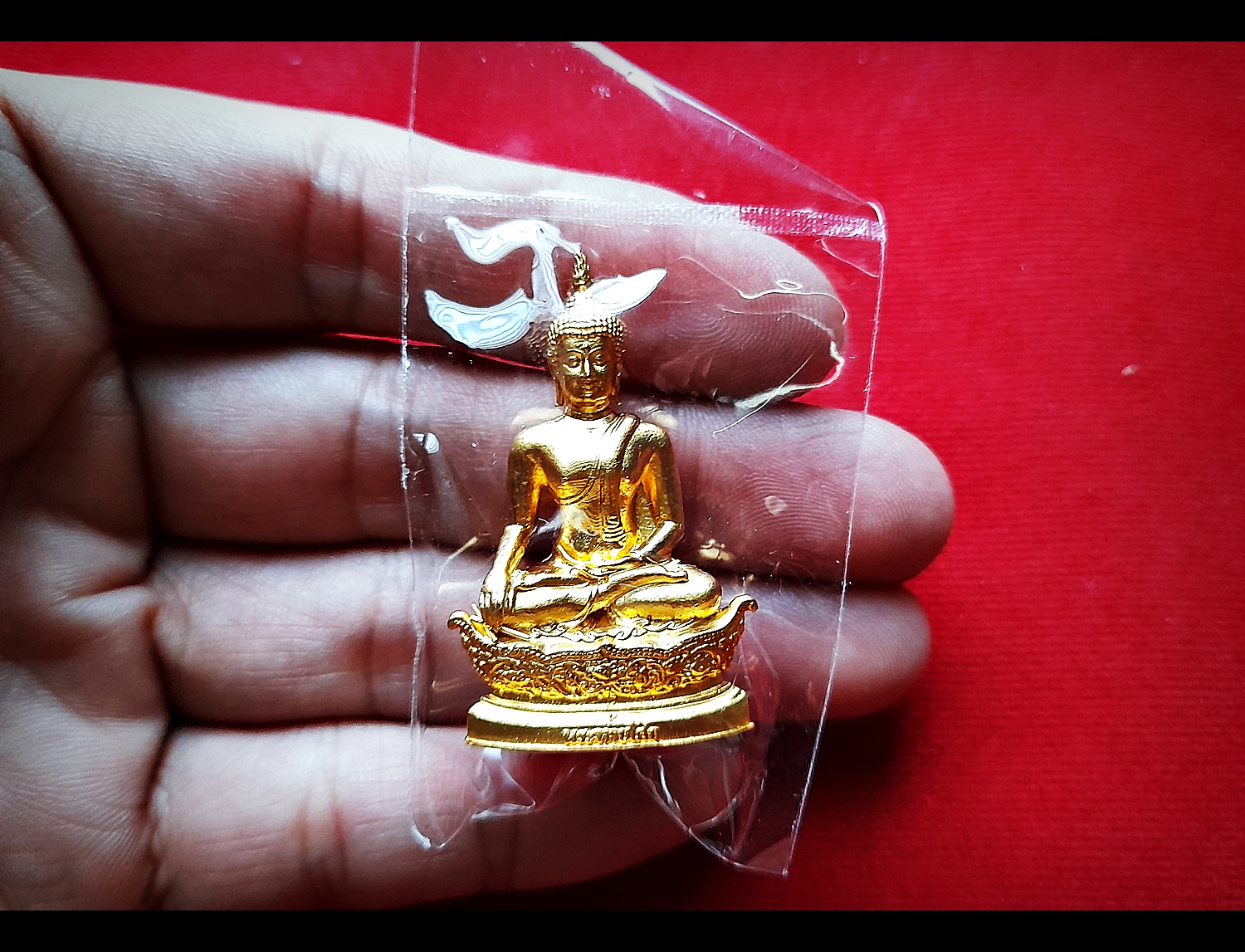 รูปหล่อ หลวงพ่อหายโศก(พระหายโศก) (ขนาดบูชา หน้าตัก1นิ้ว) เนื้อทองเหลืองปัดเงา ปี2561