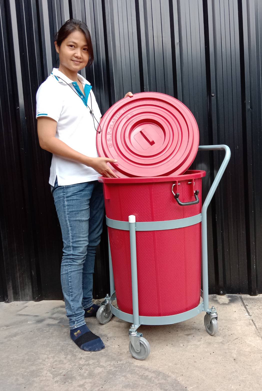 รถเข็นใส่่ถังขยะ 26 แกลลอน แบบเหล็ก เกรด บี