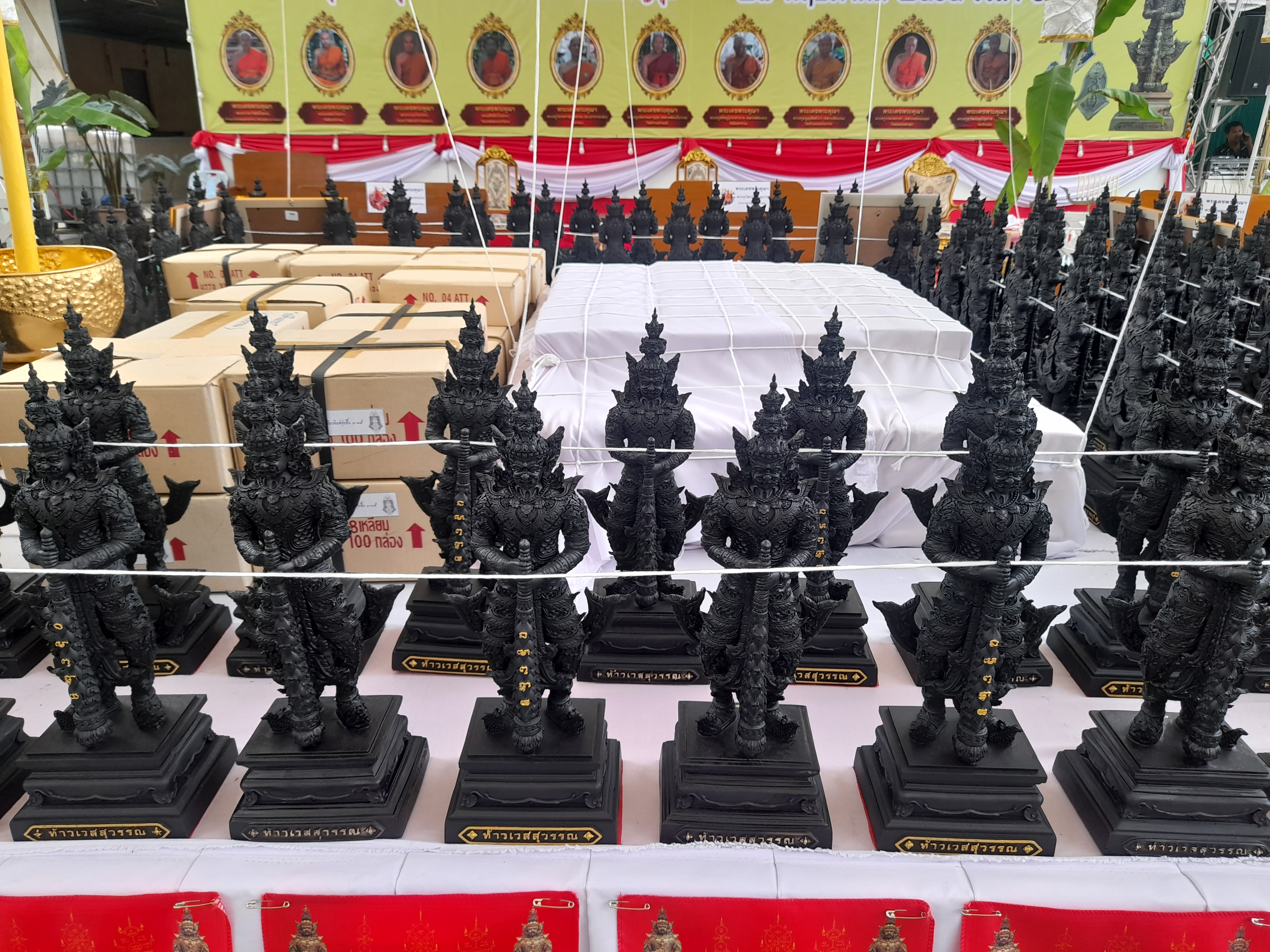 รูปหล่อ ท้าวเวสสุวรรณ (สูง14นิ้ว) เนื้อทองเหลือง ปี2565 #รับประกันแท้