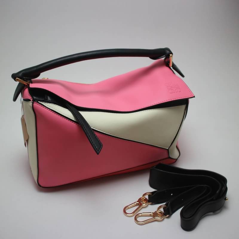 กระเป๋า loe puzzle bag 12 นิ้ว สีชมพู ขาว แดง