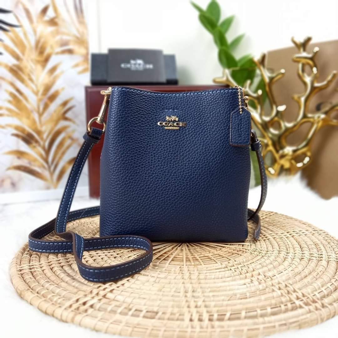 COACH MINI TOWN BUCKET BAG (แอดไลน์ก่อนสั่งซื้อ)