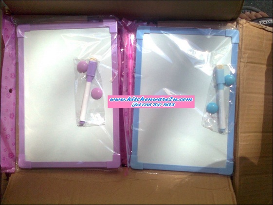 P03659 กระดานไวท์บอร์ด+ปากกา+แม่เหล็ก น่ารัก ราคาส่งต่อ 1 โหล : 12 อัน (180 บ/โหล ส่ง 15 บาท ขายส่งทุกอย่าง 20 บาท)