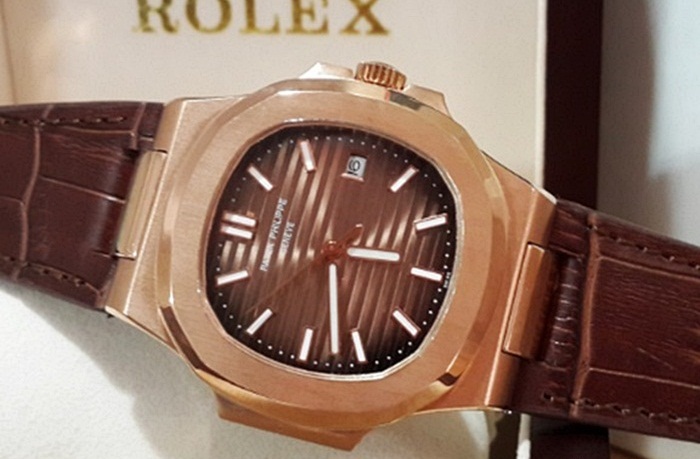 นาฬิกา Patek Philippe รุ่น Nautilus สี Pink Gold สายหนังสีน้ำตาล หน้าปัดสีน้ำตาล