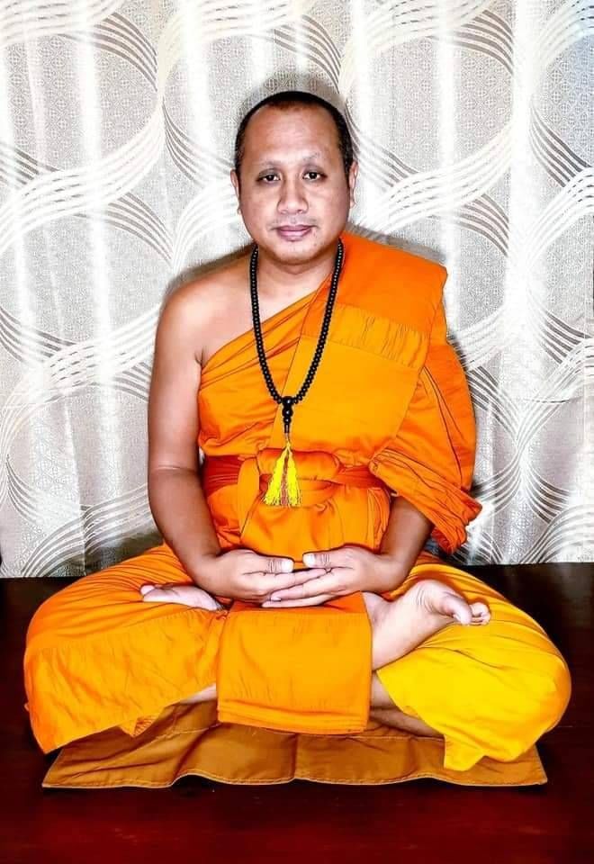 รูปปั้น พ่อปู่ฤาษี นารอท (พ่อแก่) รุ่น2 #รุ่นสุดท้าย พิธีโชคดี เนื้อดินผสมว่าน (ปั้นมือ แบบโบราณ ฐาน7นิ้ว สูง10นิ้ว) จารยันต์ ฐานบรรจุแผ่นยันต์เงิน (จัดสร้าง200ตน) ปี2564 #รับประกันแท้และทัน