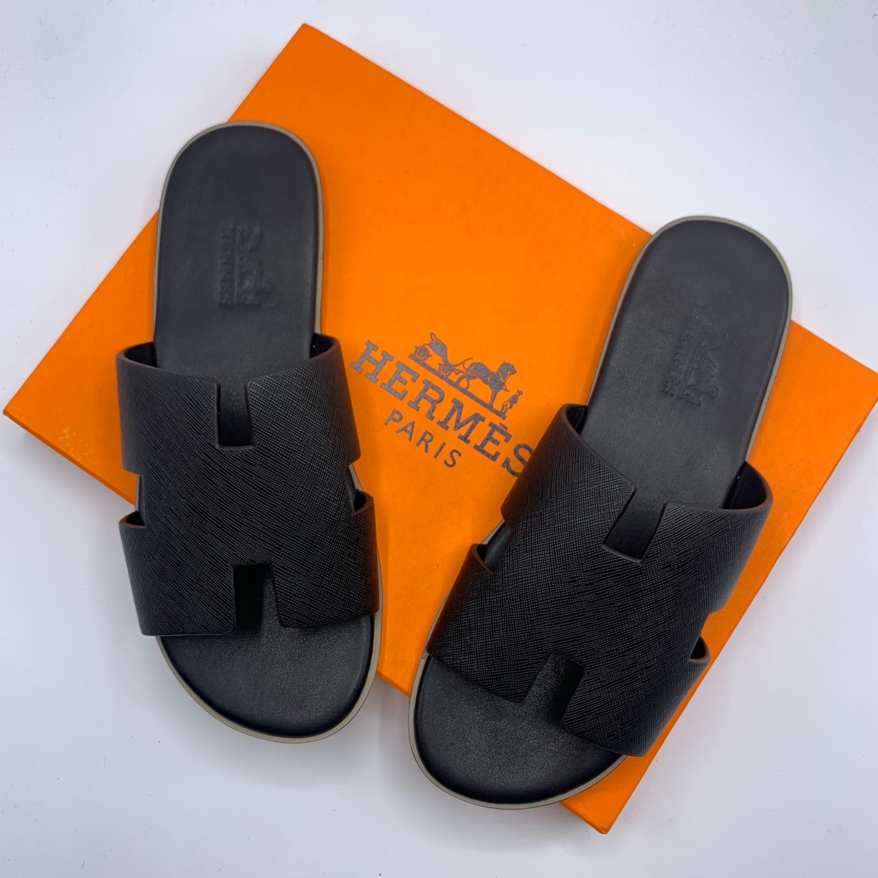 รองเท้าแตะ hm men sandal มีหลายสี หลายแบบ size 38-45 กดดูเพิ่ม