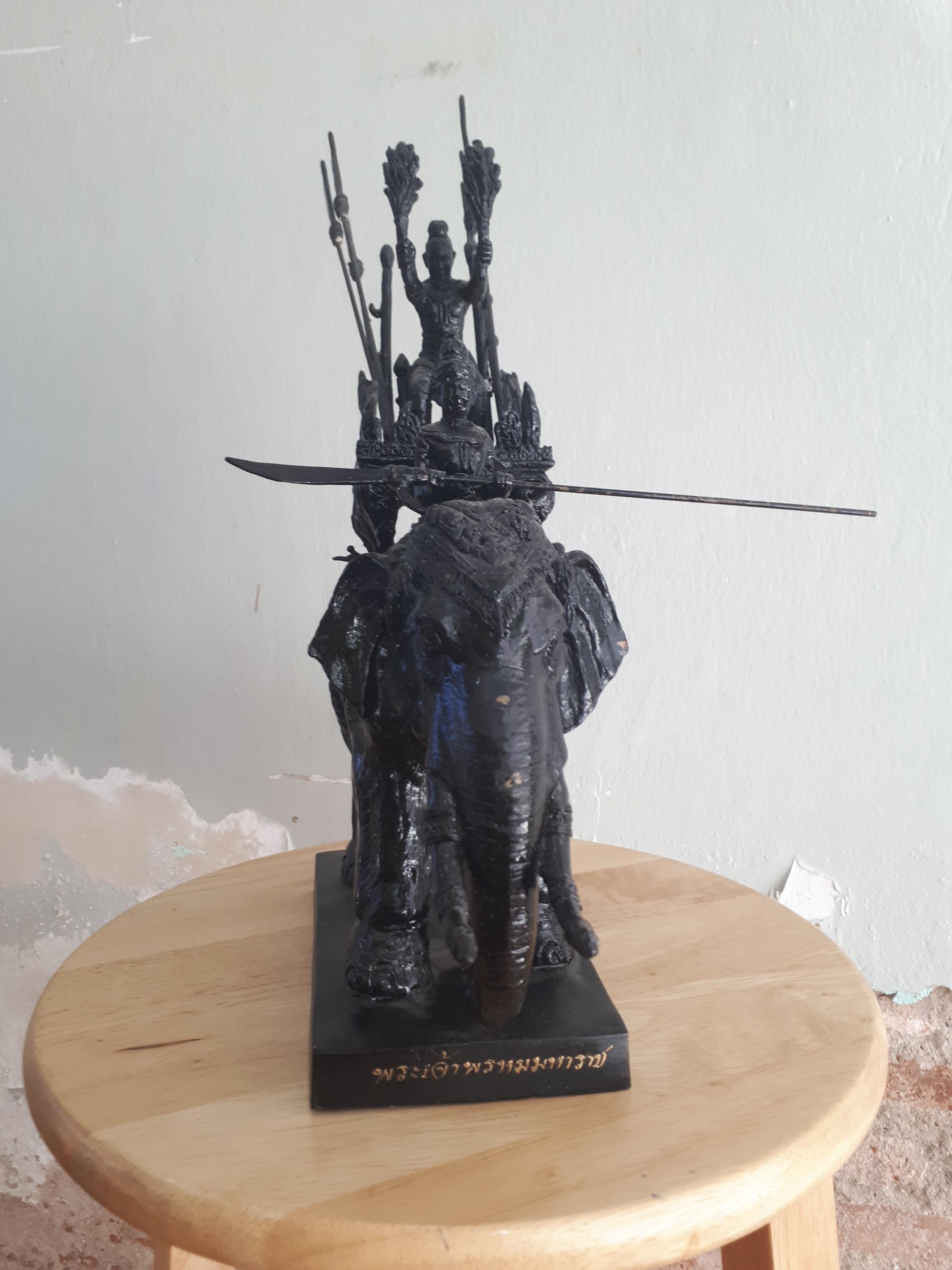 รูปหล่อ พระเจ้าพรหมมหาราช ทรงประทับขี่ช้างศึก ช้างพลายประกายแก้ว ออกศึก เนื้อโลหะรมดำ ปี2555 #รับประกันแท้ (องค์ใหญ่ ขนาด สูง14นิ้ว ฐาน7นิ้ว)