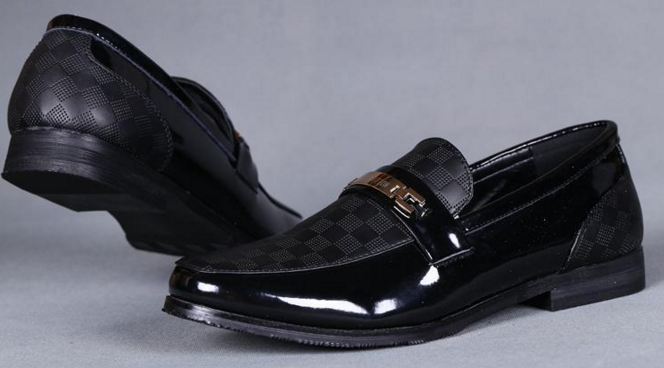 รองเท้า lv damier leather shoe มี 2 สี ดำและน้ำตาล size 40-47 รหัส N002014