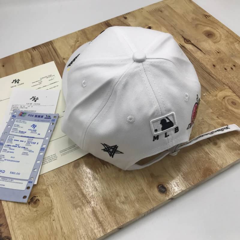 หมวกแก๊ป ny cap ลายดอกไม้ สีขาว