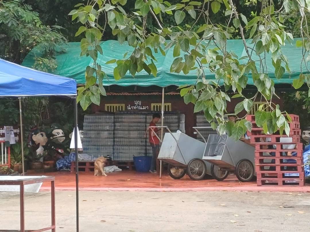 น้ำมนต์ เสาร์๕ (สะเดาะเคราะห์ ค้าขาย ไล่อาถรรพธ์ ไล่ของ โดนของ รักษาโรค) (เป่ายันต์เกราะเพรช ปี2567 ) - หลวงพ่อเล็ก วัดท่าขนุน