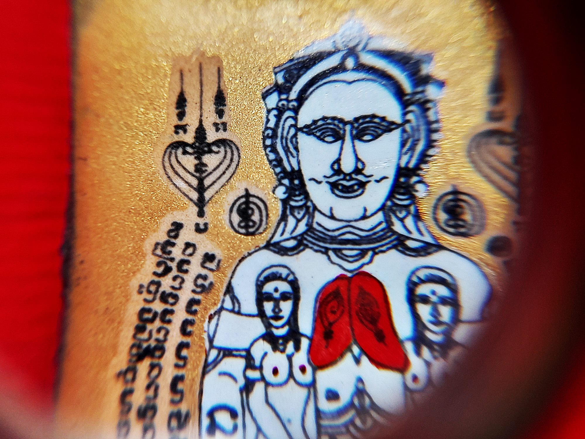 ล็อกเก็ต(ใหญ่) ฉากทอง โครตขุนแผน ยันต์นะอกแตก นางล้อม หลังแม่กำเนิด บรรจุมวลสาร+ตะกรุด3ดอก (อานุภาพโชคลาภ ค้าขาย เมตตา เส่นห์) ปี2564 #รับประกันแท้