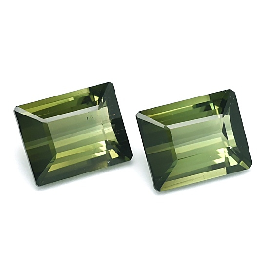 Natural Couple Octagon Green Tourmaline พลอยทัวมาลีน รูปสี่เหลี่ยมตัดมุมคู่ น้ำหนักรวม 5.35 กะรัต ขนาด 9x7 มิล สีเขียวเข้มสวย เนื้อสะอาด