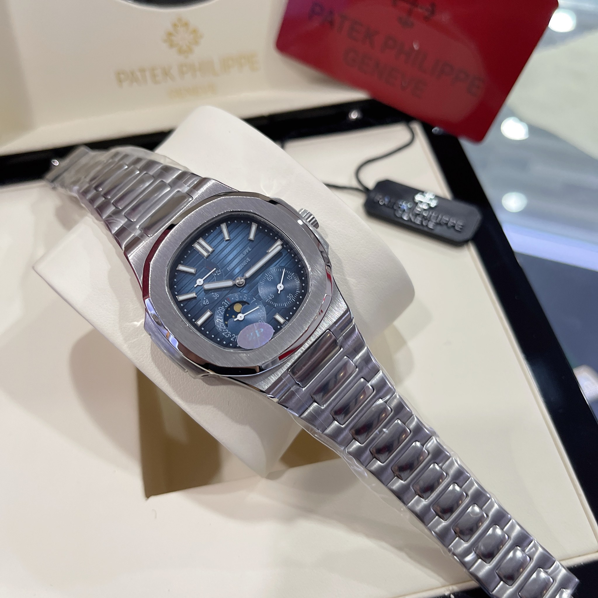 นาฬิกา Patek Philippe Men's Nautilus Ref.5712/1A blue สายแสตนเลส