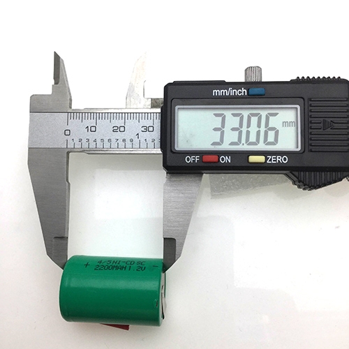 Sub C SC battery 1.2V 2000mAh rechargeable battery Ni-Cd battery with tab 33*22mm--Green color (ก้อนละ)