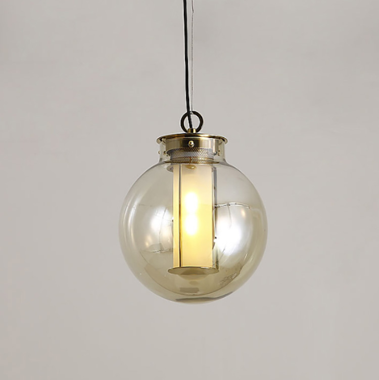 โคมไฟแขวนเพดานแก้วโทนสีชาโครงสีทองเหลืองมีตัวกรองแสงด้านใน [GF-122155]