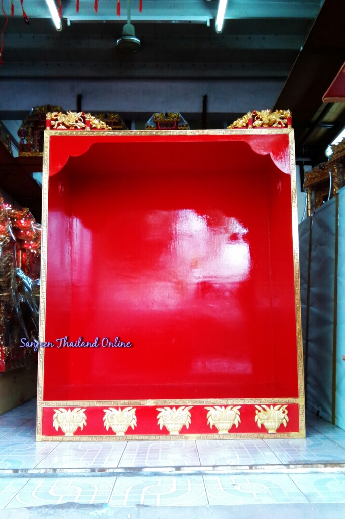 ตู้ไม้และชั้นไม้สำหรับประทับตี่จู้เอี๊ยะ (ด้านบนวางองค์เทพได้)