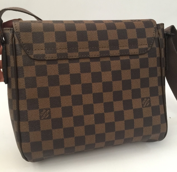 กระเป๋า lv district messenger bag สีเทา 10 นิ้ว