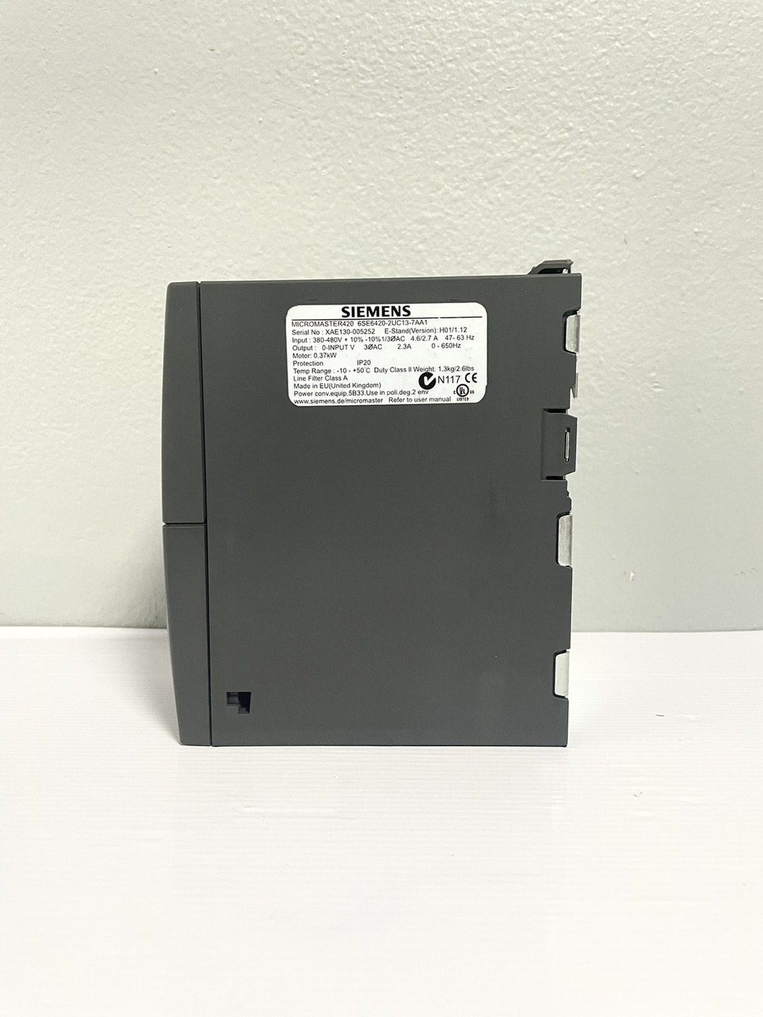 SIEMENS Inverter Model 6SE6420-2UC13-7AA1 (0.5HP 0.37kW) Input 1/3-Phase 220V Output 3-Phase 220V