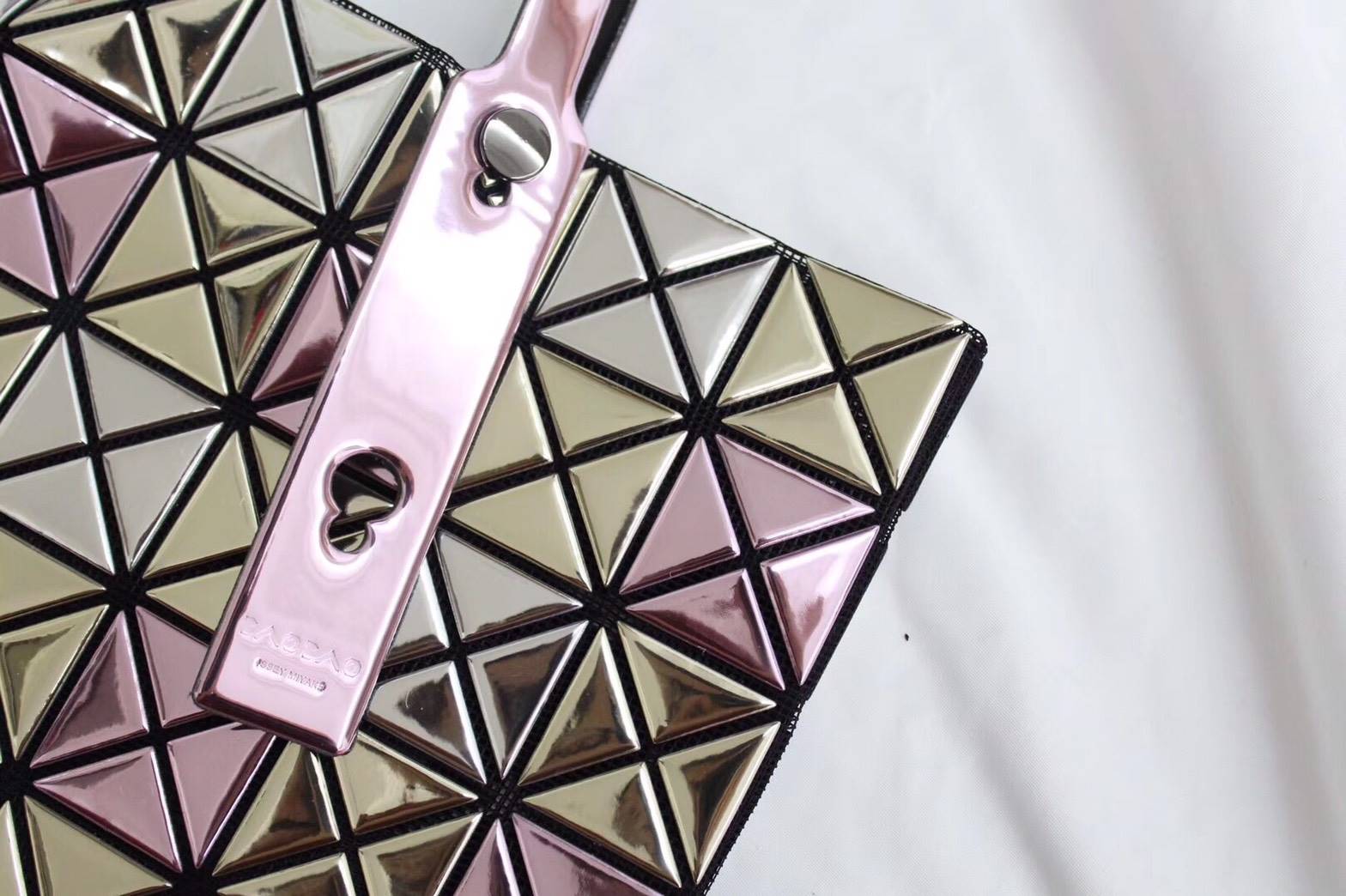 พร้อมส่ง กระเป๋า issey 14x14 มีหลายสี