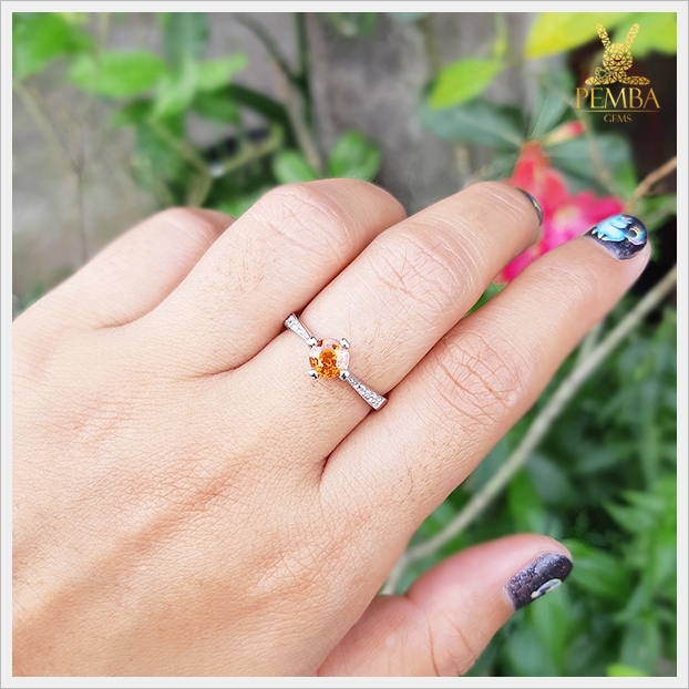 แหวนเพทายเหลือง สีเหลืองทองโดดเด่นสะดุดตา เงินแท้925 แหวนพลอยแท้