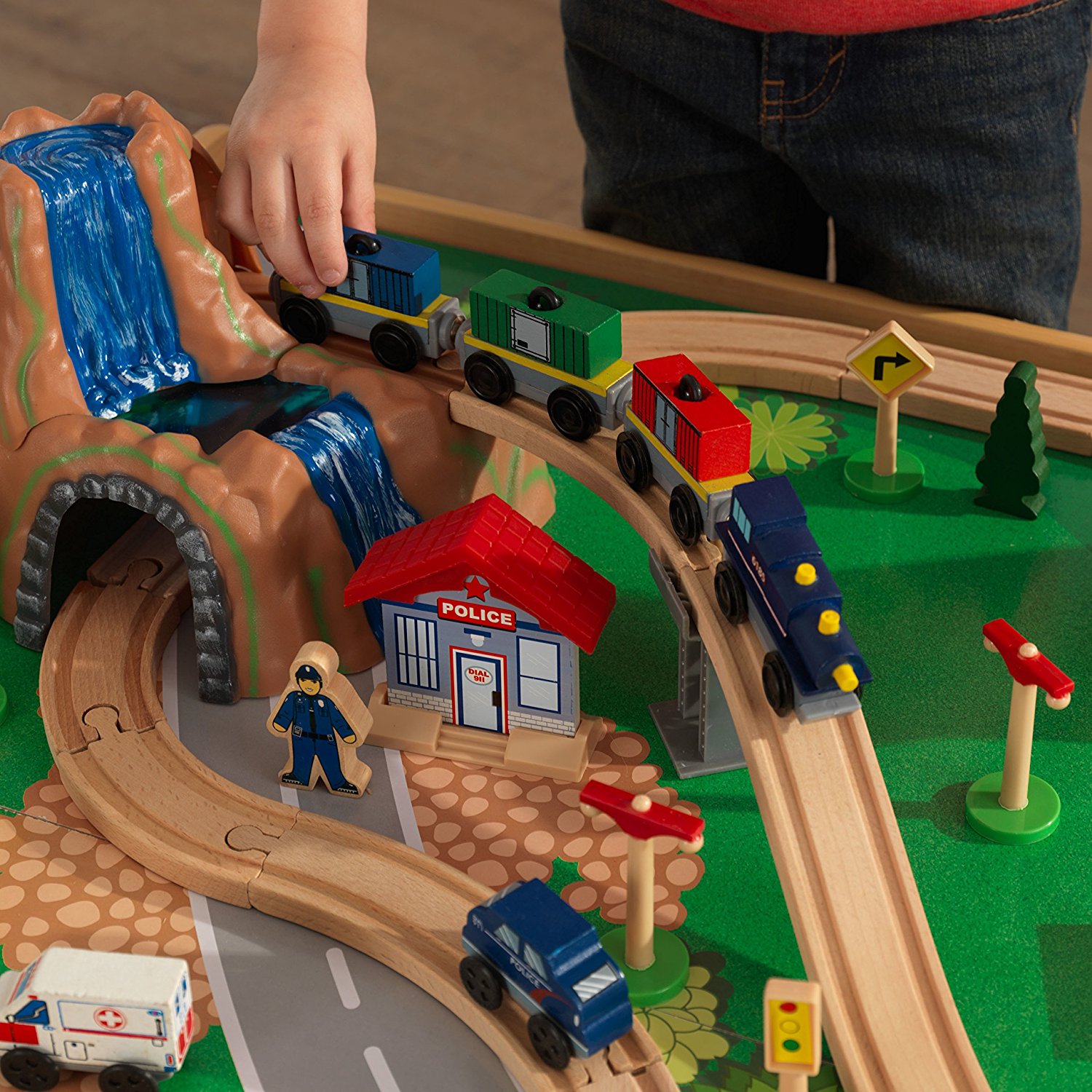 โต๊ะกิจกรรมเอนกประสงค์พร้อมชุดโมเดล KidKraft Waterfall Mountain Train Set & Table