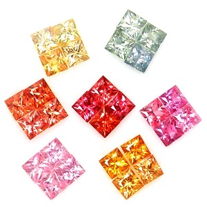 Princess Cut พลอยสี่เหลี่ยมก้นเพชรประกบได้ 6 มิล จำนวน 7 สี 7 เหลี่ยม ใช้พลอยทั้งหมด 28 เม็ด หนักรวม 5.73 กะรัต สีสวย เนื้อดี ไฟดีมากๆ ไอเดียเก๋มากๆ