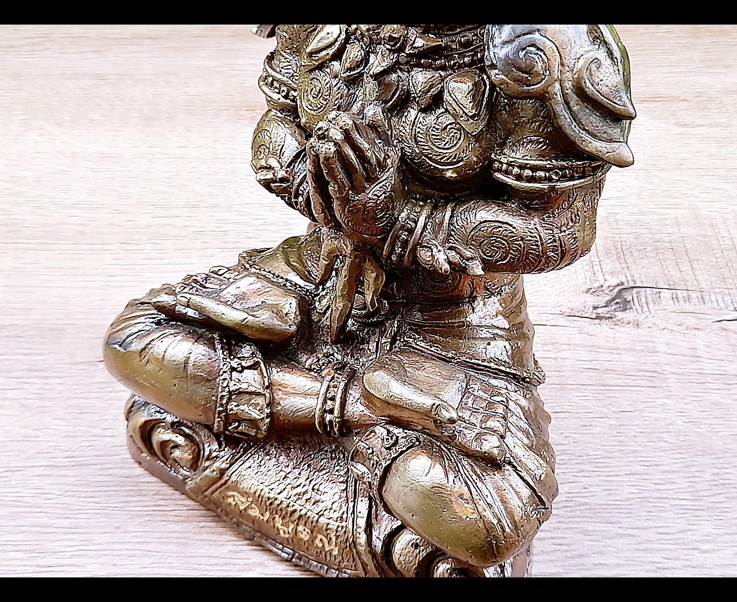 รูปหล่อ หนุมาน ใส่ชุดเกราะ รายมนต์ ถืออาวุธตรีศูล (องค์ใหญ่ขนาดตั้งบูชา หน้าตัก6นิ้ว สูง9นิ้ว) เนื้อทองเหลือง ปี2560 #ปลุกเสกแล้ว #รับประกันแท้