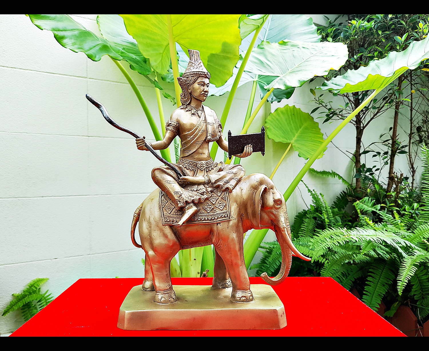 รูปหล่อ ปู่พระฤาษี ทรงช้าง ถือไม้เท้า กระดานชนวน (พระพฤหัสบดี แห่ง สติปัญญา บรมครูของทุกสรรพศาสตร์วิชา(เป็นหัวหน้าของปู่ฤาษี180ตน)) (ขนาดตั้งบูชา สูง14นิ้ว ยาว9นิ้วครึ่ง ลึก4นิ้วครึ่ง) เนื้อทองเหลือง #ปลุกเสกแล้ว #รับประกันแท้