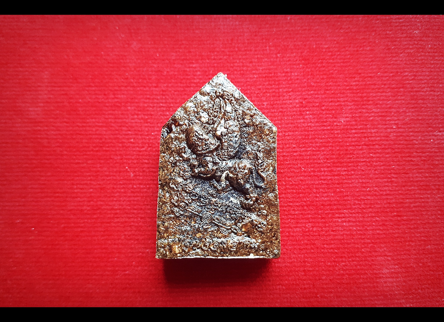 ขุนแผน มนต์พ่อเนื้อหอม พยัคฆ์ติดปีก(เพชรพญาธร) (องค์กรรมการ เนื้อผงผสมว่านต่างๆ ฝังตะกรุดสีเงิน 1ดอก) ปี2563 - ปู่จุก จอมอาคม