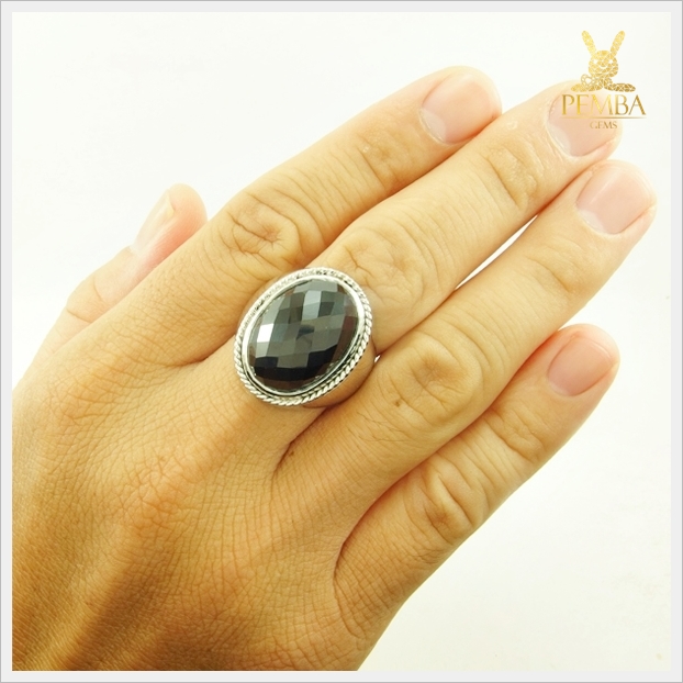 แหวนนิลแท้ เงินแท้925 ชุบทองคำขาว เสริมอำนาจบารมี เพิ่มความมั่นใจ