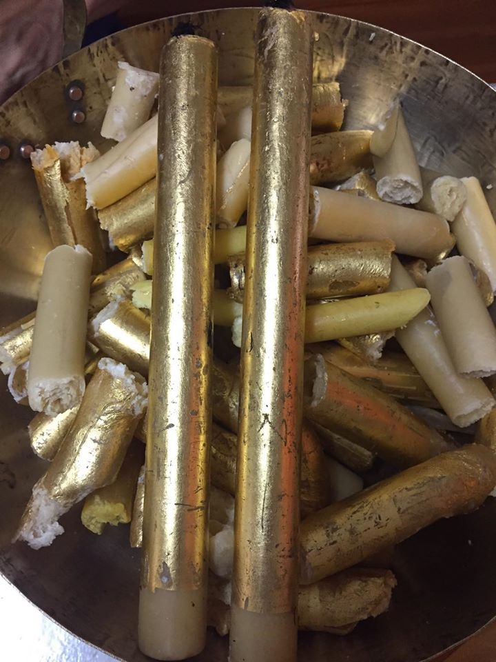 ลูกอมพิชัยมงคล (ปั้นจากเทียนชัยบวงสรวงเเละเทียนทำน้ำมนต์ทุกพิธีสำคัญ) ลูกใหญ่ ติดเเผ่นเงินจาร (เทียนชัย ชัยชนะ รุ่งเรือง สว่าง ปัญญา) #รับประกันแท้