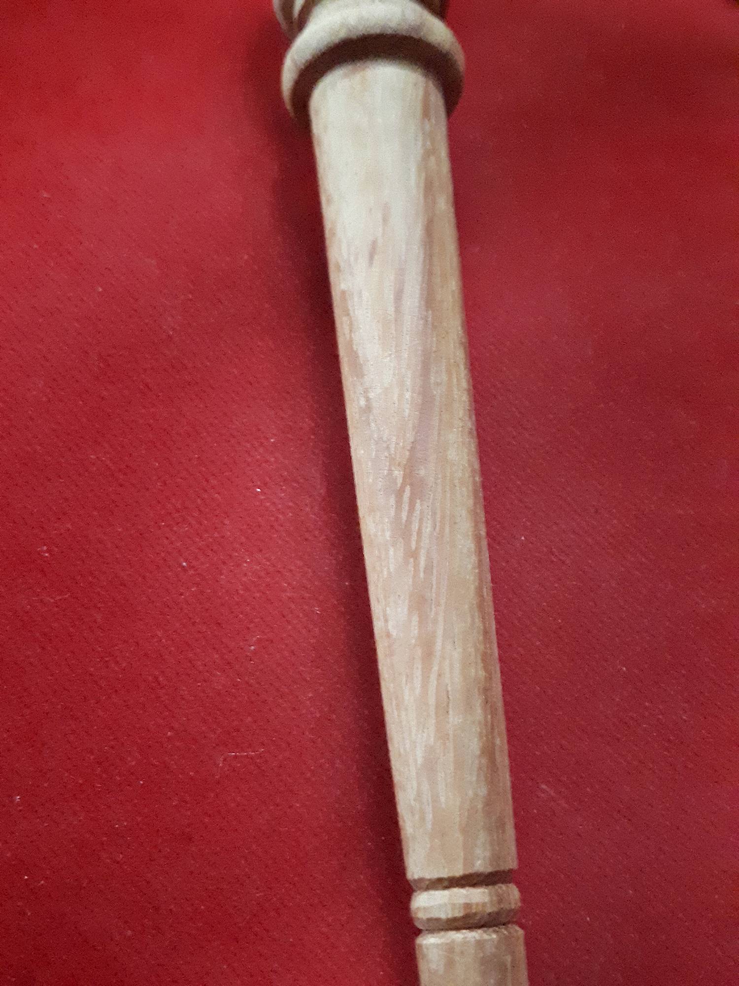 ไม้ครู (ยาว7นิ้ว ไม้หลังคาดบสถ์ จารมือ หัวใจท้าวเวสสุวรรณ) - หลวงพ่ออุดม วัดพิชัยสงคราม