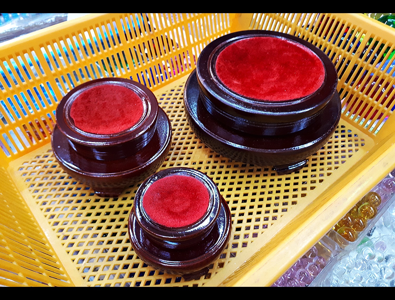 ลูกแก้ว ดวงแก้ว สีสรรค์ คละสี ขนาดต่างๆ 1นิ้ว / 1นิ้วครึ่ง / 2นิ้ว / 3นิ้ว / 4นิ้ว / 5นิ้ว / 6นิ้ว / 8นิ้ว สีเขียว สีชมพู่ สีฟ้า สีน้ำเงิน สีแดง สีดำ สีใส สีเหลือง สีส้ม สีม่วง