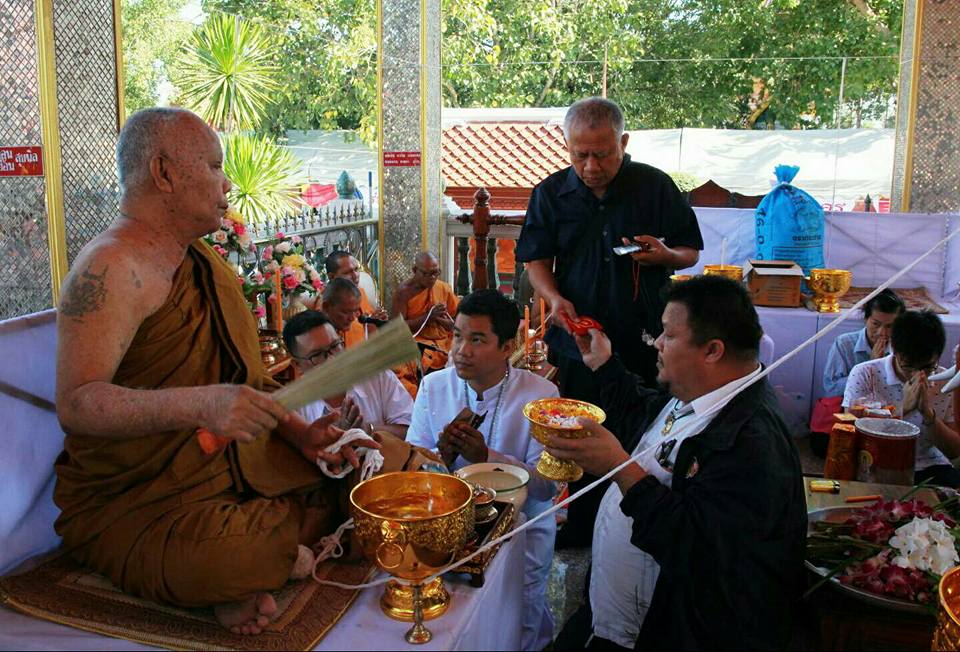เหรียญโล่ หลังยันต์ครู หนุมาน หลวงพ่อกวย วัดโฆสิตาราม เนื้อทองคำ รุ่นแรงครู ปี2560 #รับประกันแท้
