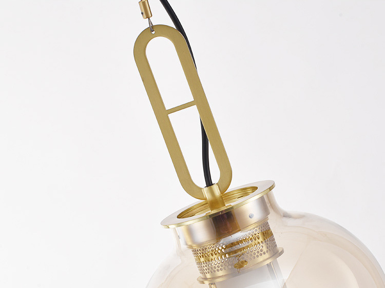 โคมไฟแขวนเพดานแก้วโทนสีชาโครงสีทองเหลืองมีตัวกรองแสงด้านใน [GF-122155]