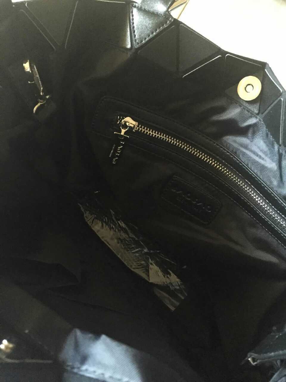 กระเป๋า bao bao issey miyake tonneau boston bag สีดำ 14 " พร้อมสายยาว