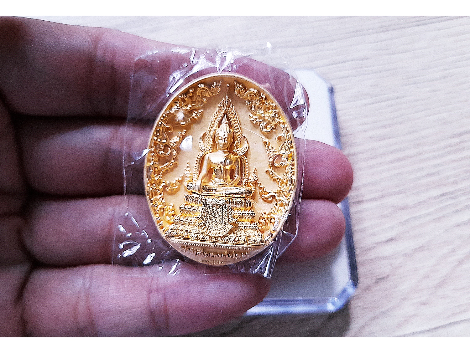 เหรียญสมเด็จองค์ปฐม หลัง ท้าวเวสสุวรรณ 8กร 4พักตร์ เนื้อกะไหล่ทอง(งานพุทธศิลป์) ปี2563 #รับประกันแท้ (พิธีสะท้านไตรภพ พิธีปลุกเสกพร้อม #พระกริ่งสะท้านไตรภพ) - หลวงพ่อเล็ก วัดท่าขนุน