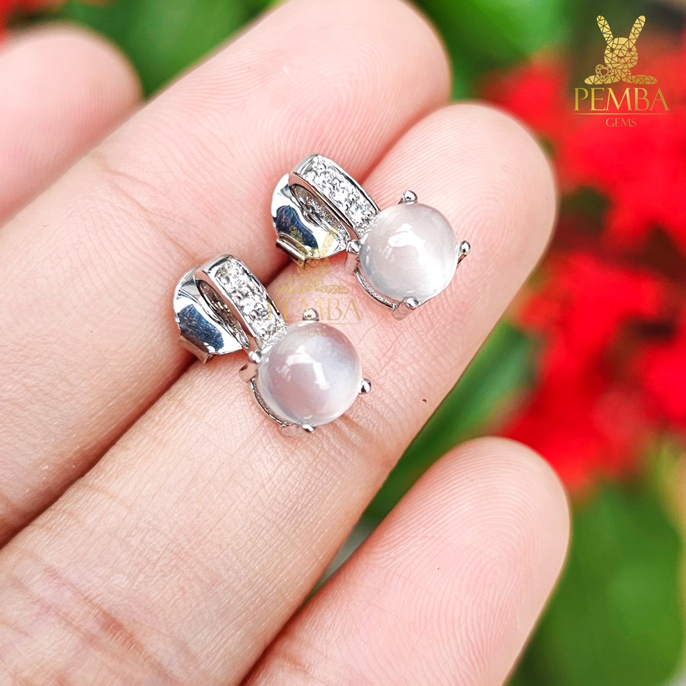 ต่างหูมุกดาหาร ต่างหูมูนสโตน เงินแท้ ดีไซด์เรียบหรู ประดับด้วยเพชรCZ เด่นสดุดตา